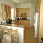 thumb_1084_kitchen2.jpg