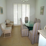 thumb_1084_table.jpg