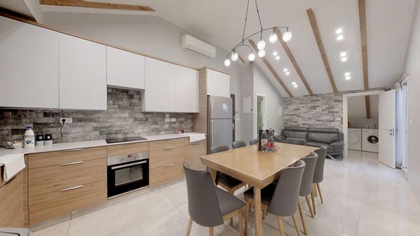 Rechov Yoel: Beautiful Jerusalem Apartment in Meah Shearim