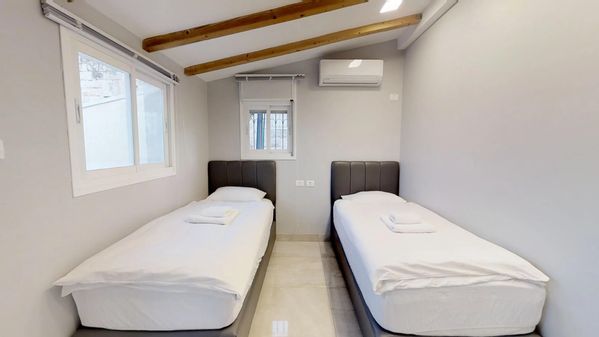 Rechov Yoel: Beautiful Jerusalem Apartment in Meah Shearim