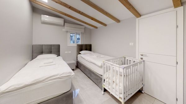 Rechov Yoel: Beautiful Jerusalem Apartment in Meah Shearim