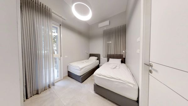Comfortable rental, 2 bedroom apartment on Yoel Street, in Meah Shearim