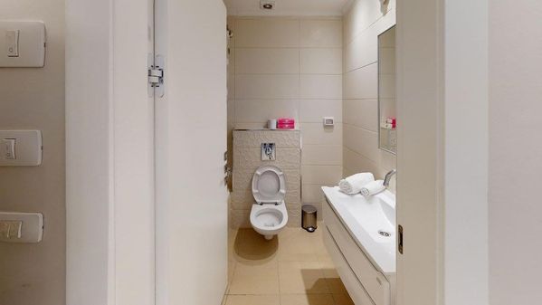 Schneller Spacious One Bedroom Apartment Rental
