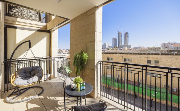Jerusalem estate D-ג'רוזלם אסטייט D