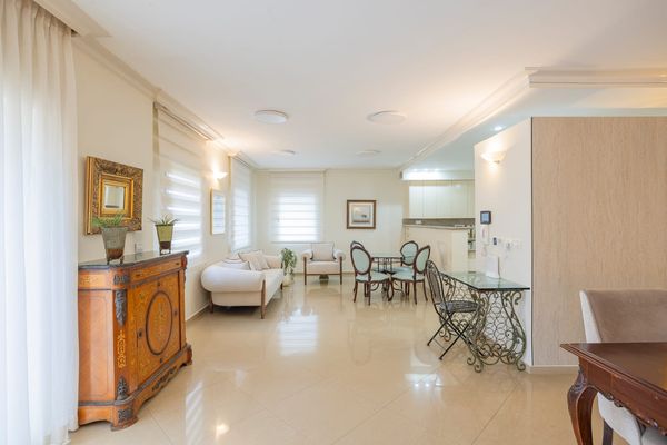 Apartment in Hiram Street
