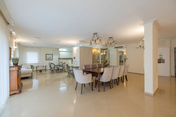 Apartment in Hiram Street
