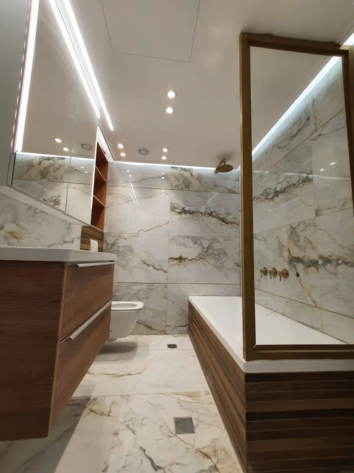 gorgeous 3 bedroom apartment in the center