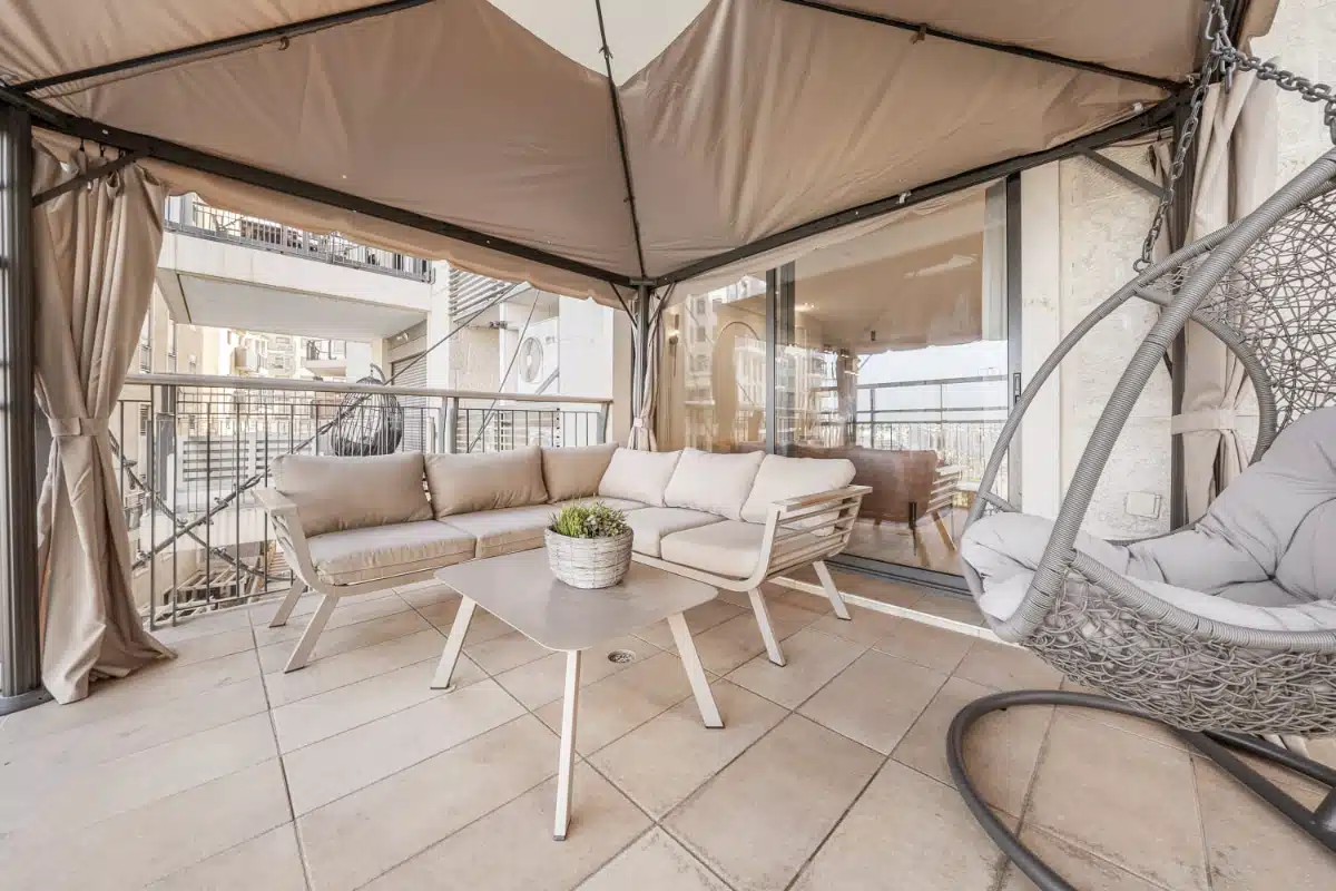 New Beautiful Apartment