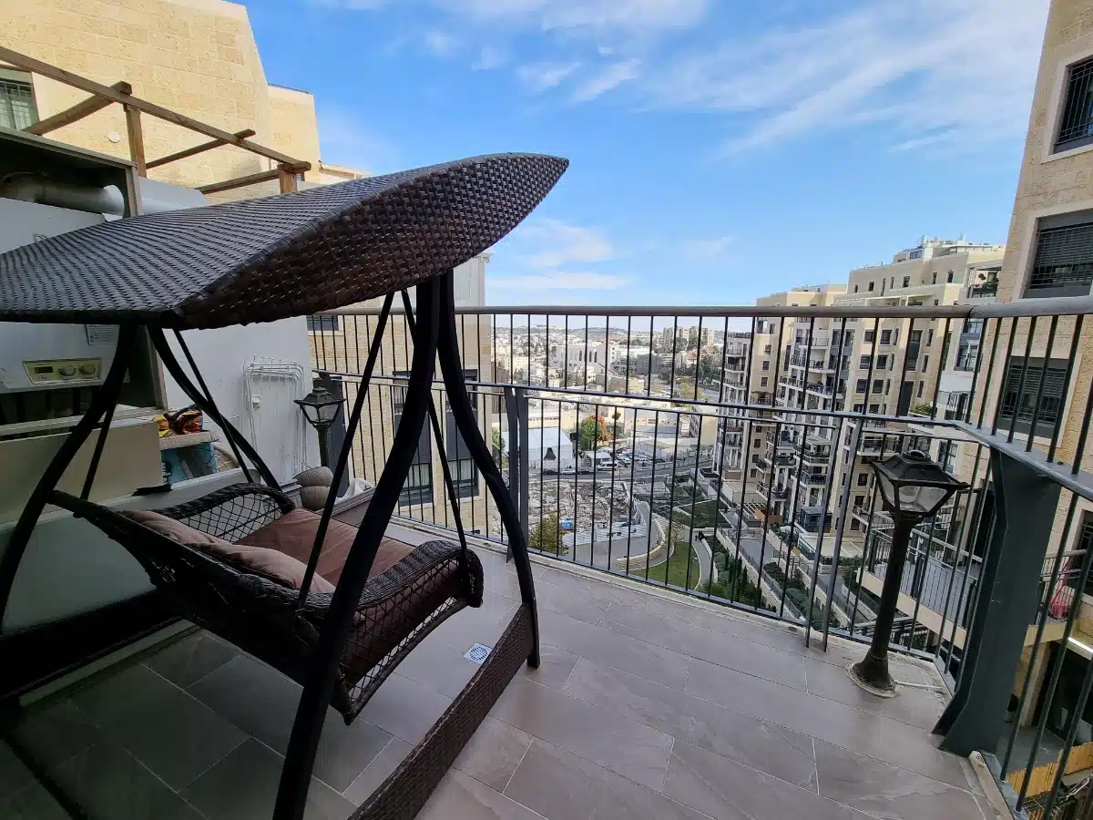 nice 4 bedroom apartment