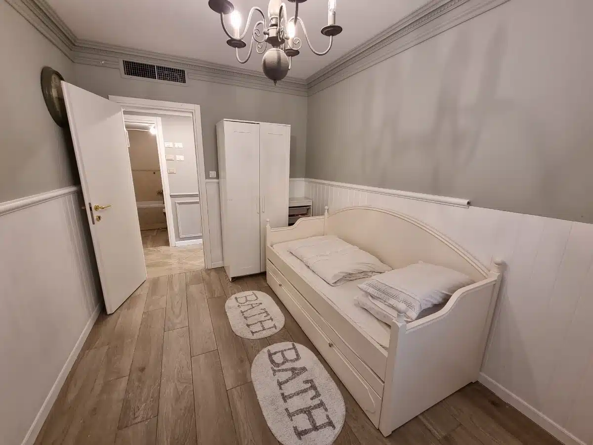 nice 4 bedroom apartment