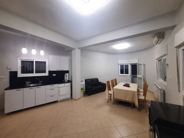 Yerushalayim short term family friendly 3 bedroom apartment