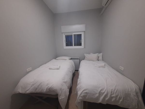 Yerushalayim short term family friendly 3 bedroom apartment