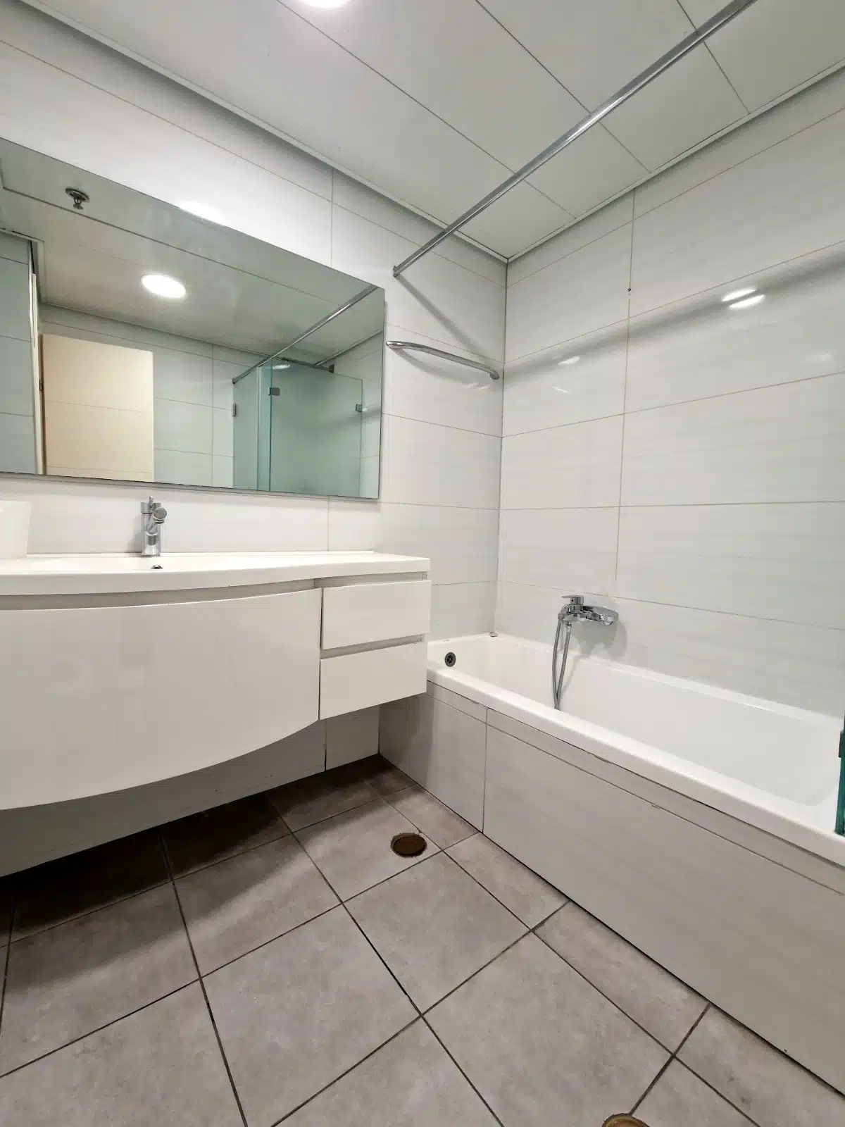 nice 3 bedroom apartment