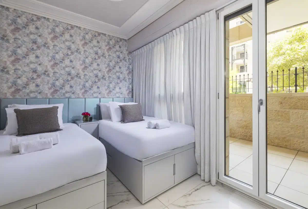 5 bedroom with pool